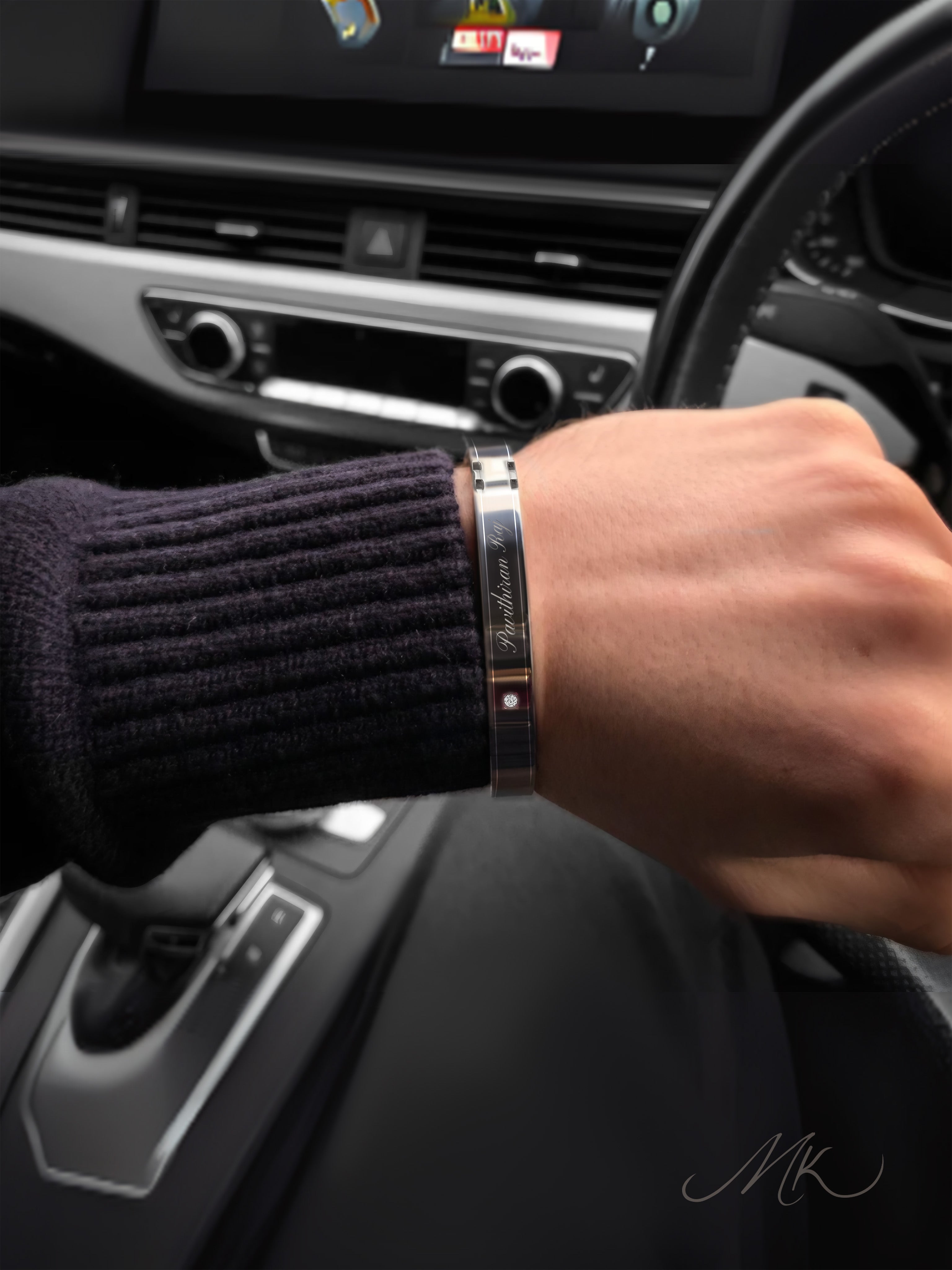 Colossal Man Bangle [ENGRAVABLE]