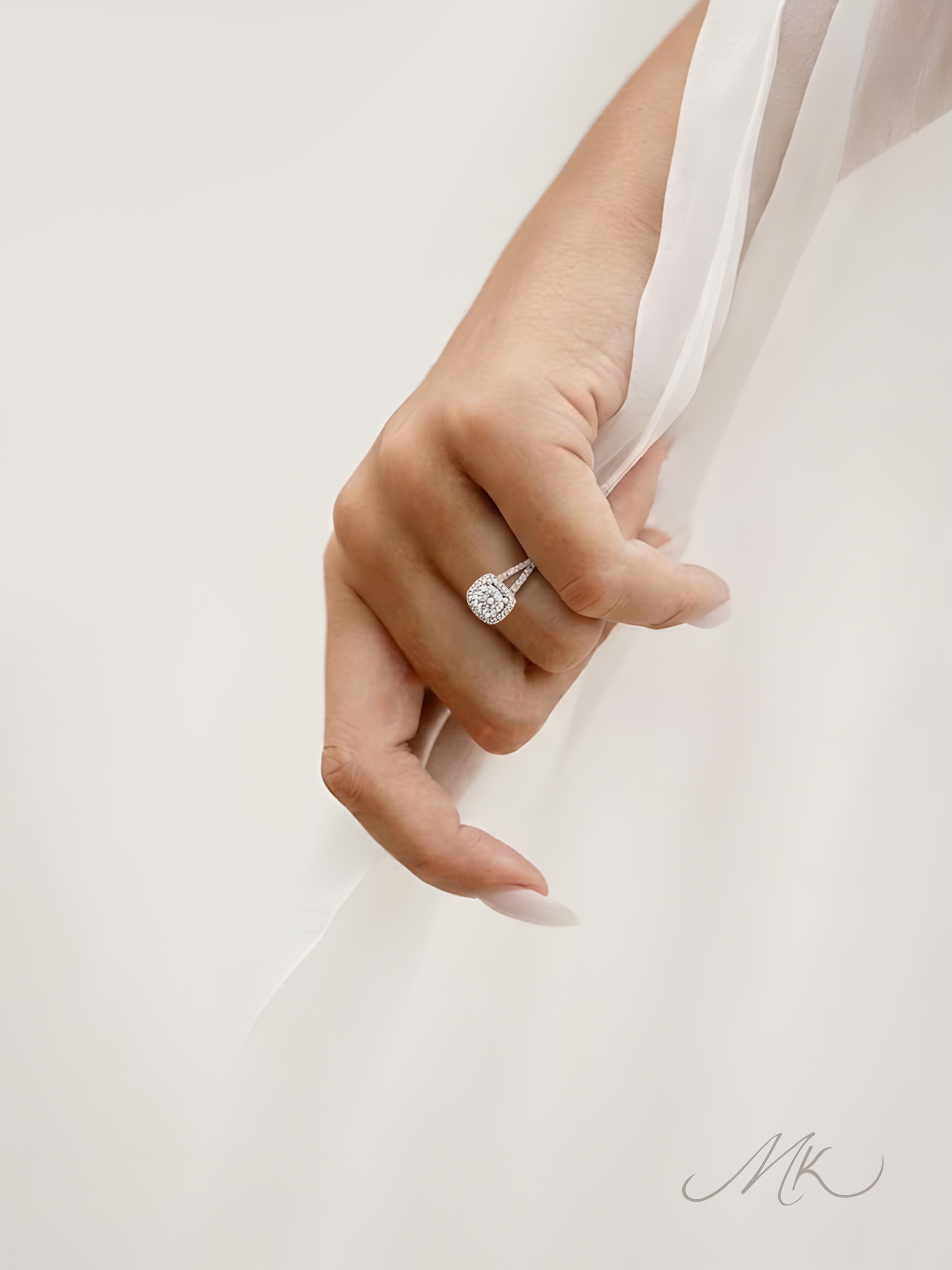 Meghan Meander Pavé Ring [ENGRAVABLE]