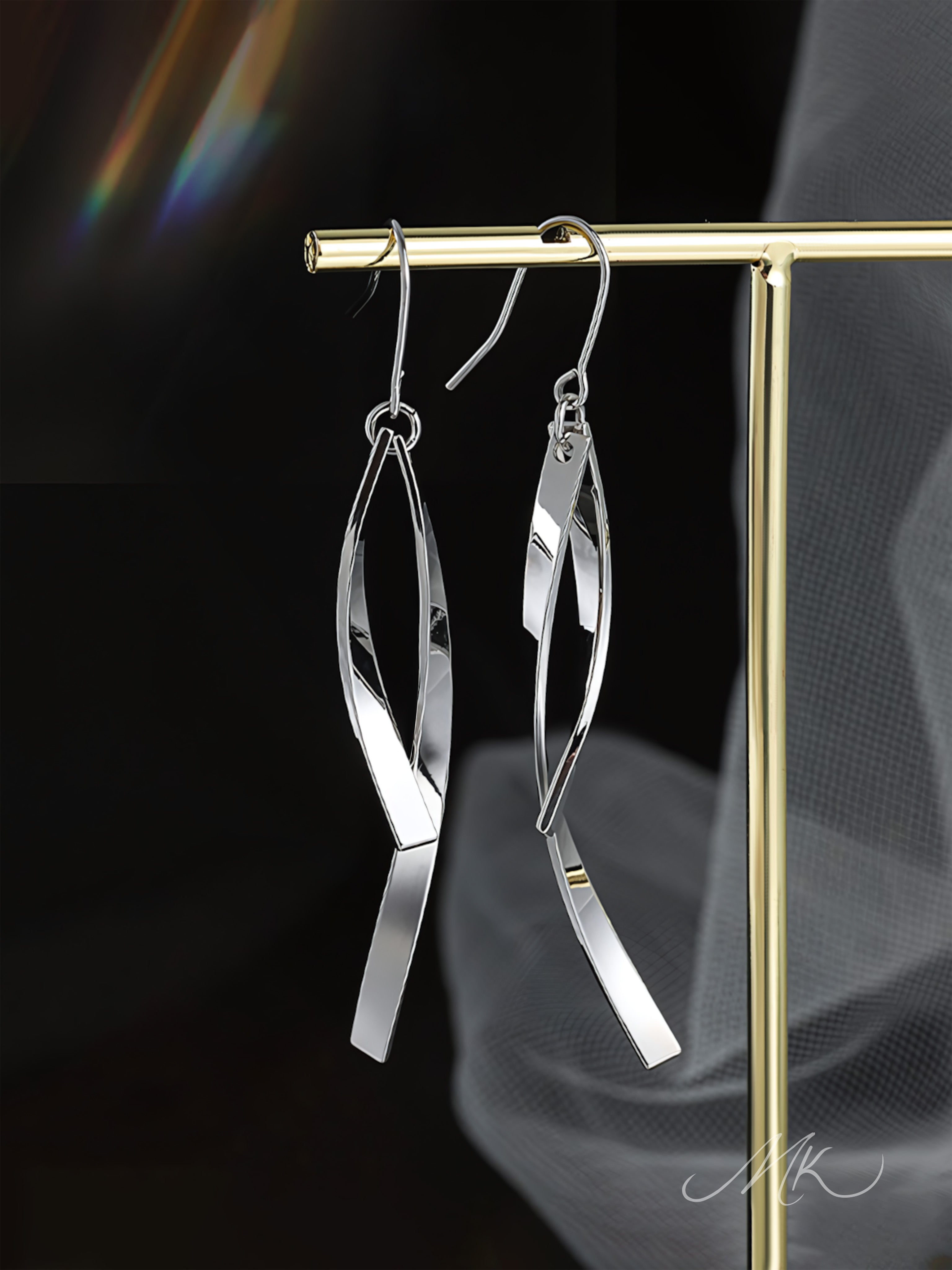 Twist Light Earring
