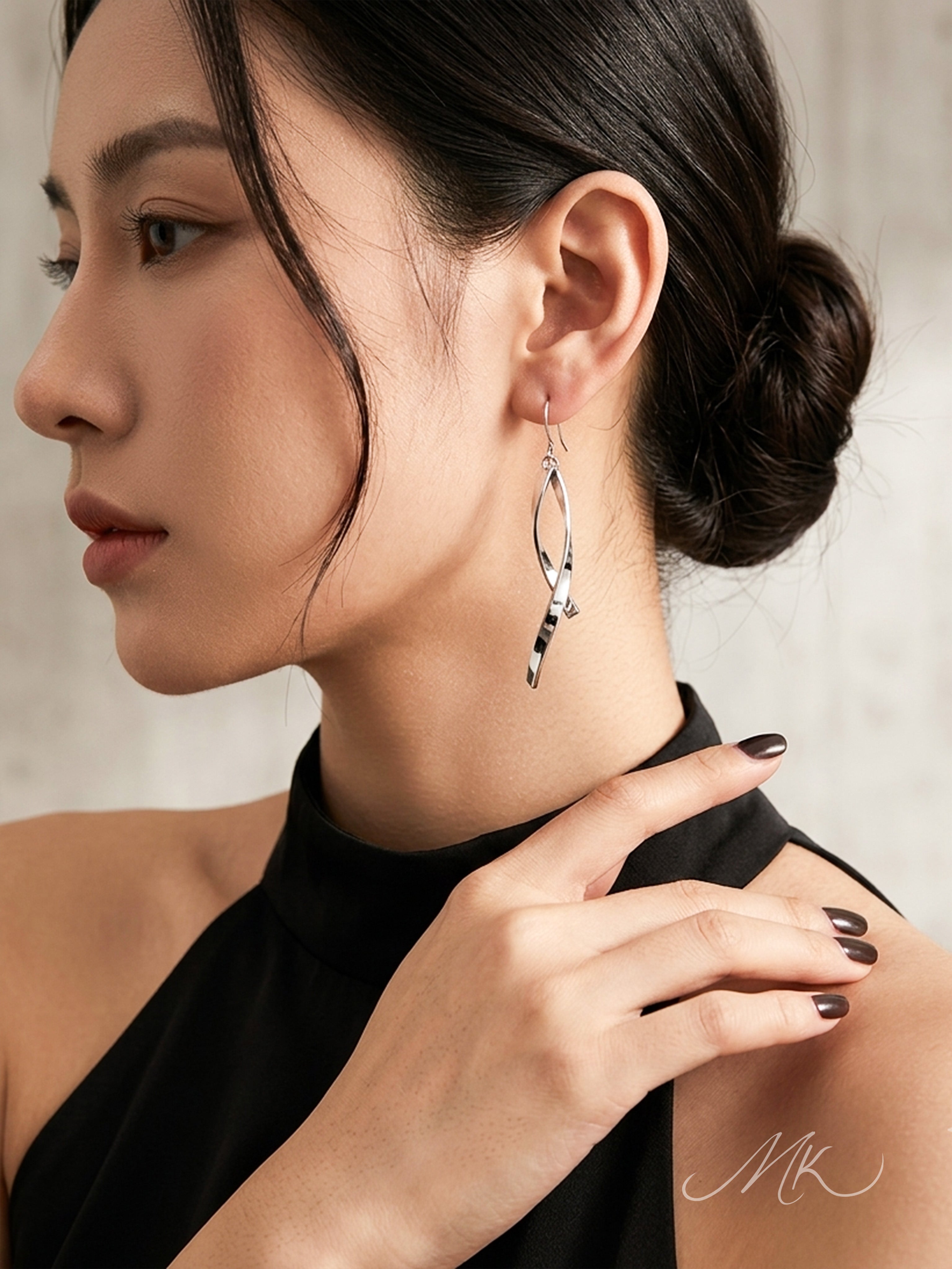 Twist Light Earring