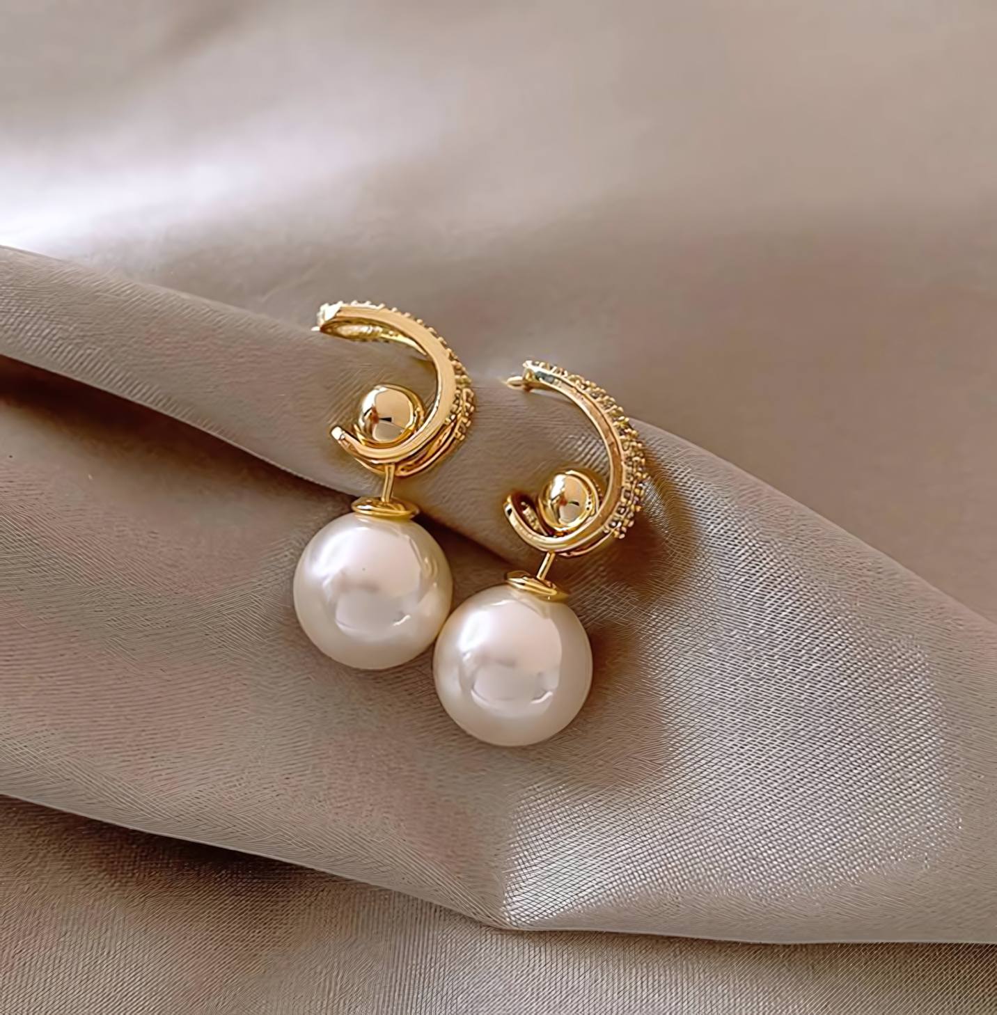 Elegant Pearl Earring
