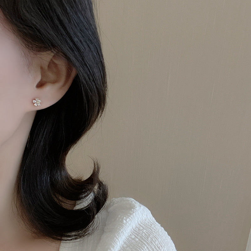 Petite Blossom Earring