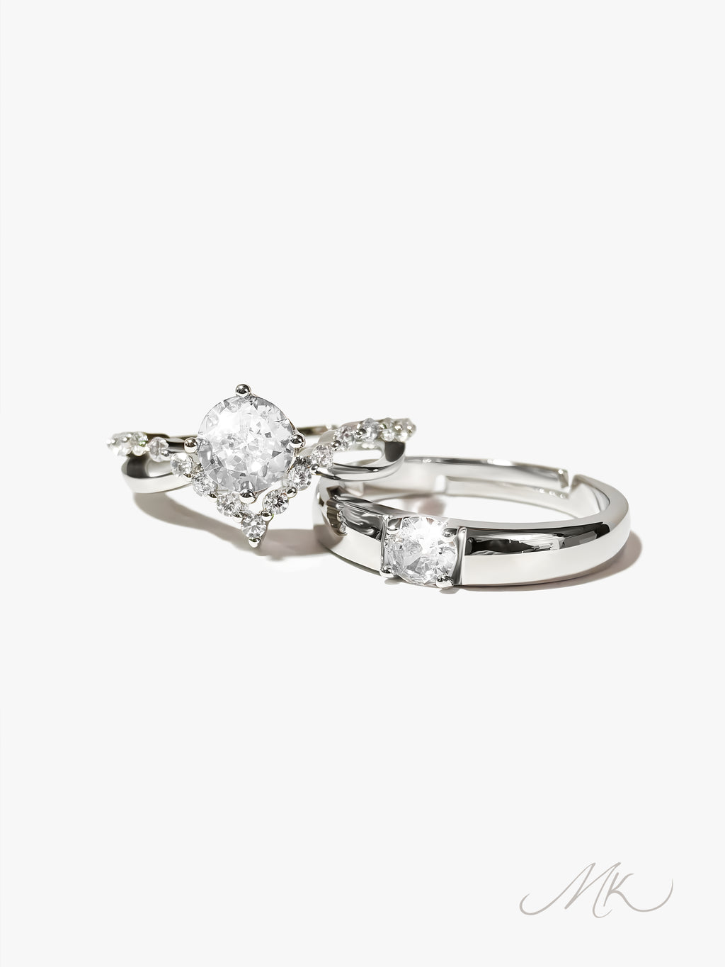 Swan Lake Ring [ENGRAVABLE]