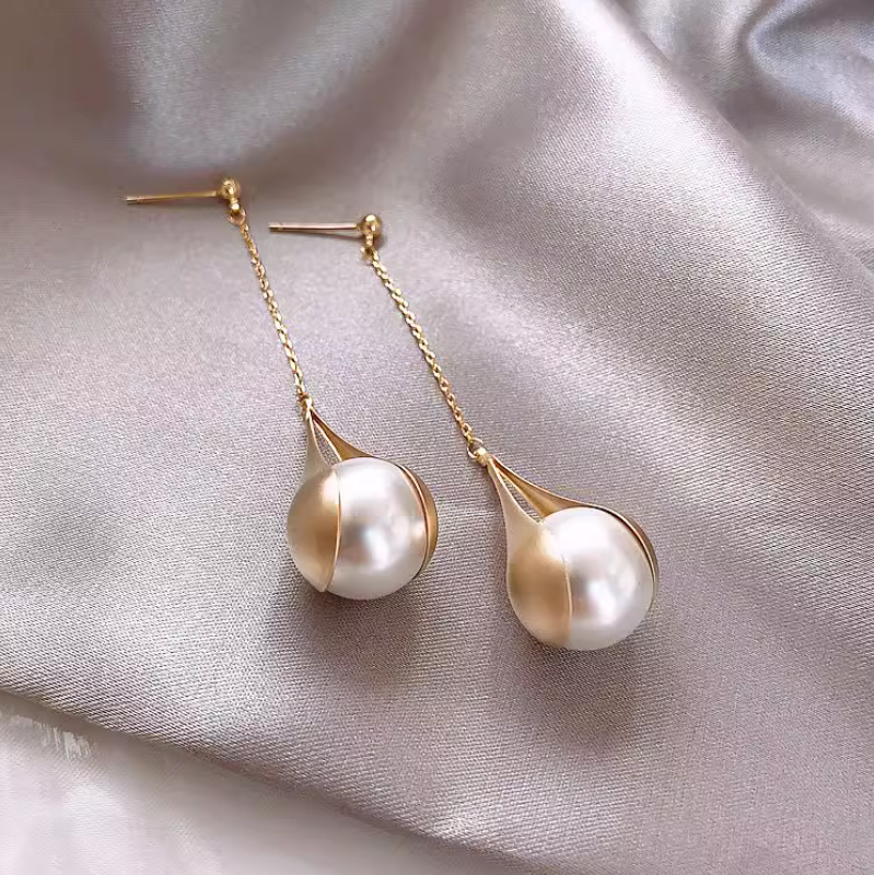 Pendant Pearl Earring
